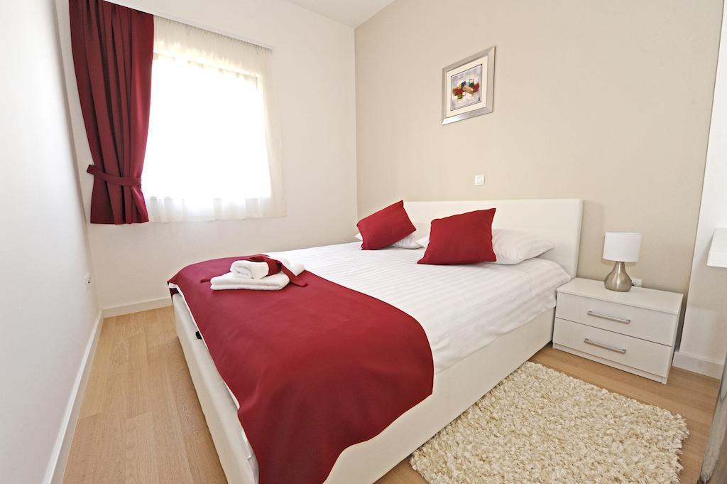 Violet Apartment *